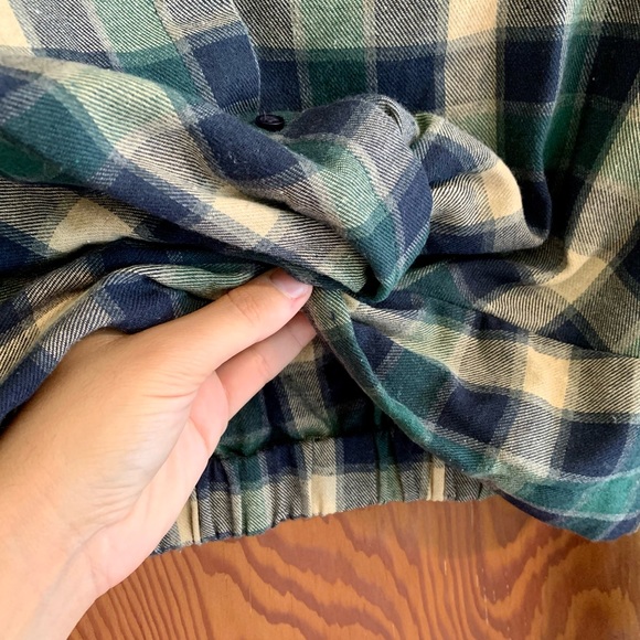 🛎 2/$20!! CUTE Cropped Flannel - Picture 3 of 5